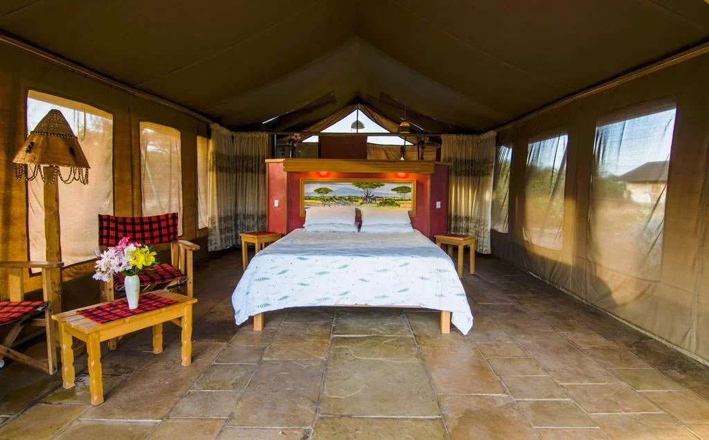 6D Southern Crown: Tsavo East, West, Amboseli & Salt Lick